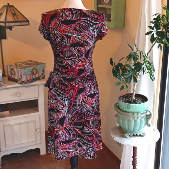 Vol.1 Wrap Front Dress. Abstract Graphics. Spirograph. Fit and Flare - Picture 5 of 9